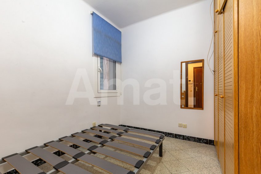 Flat in Clot, with great potential and views of Sagrada Familia -13