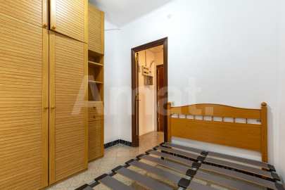 Flat in Clot, with great potential and views of Sagrada Familia -14