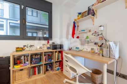 Compacto piso seminuevo y  con gran terraza, cerca del centro -29