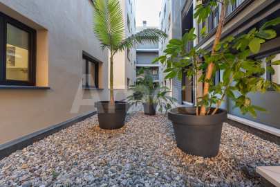 Compacto piso seminuevo y  con gran terraza, cerca del centro -34