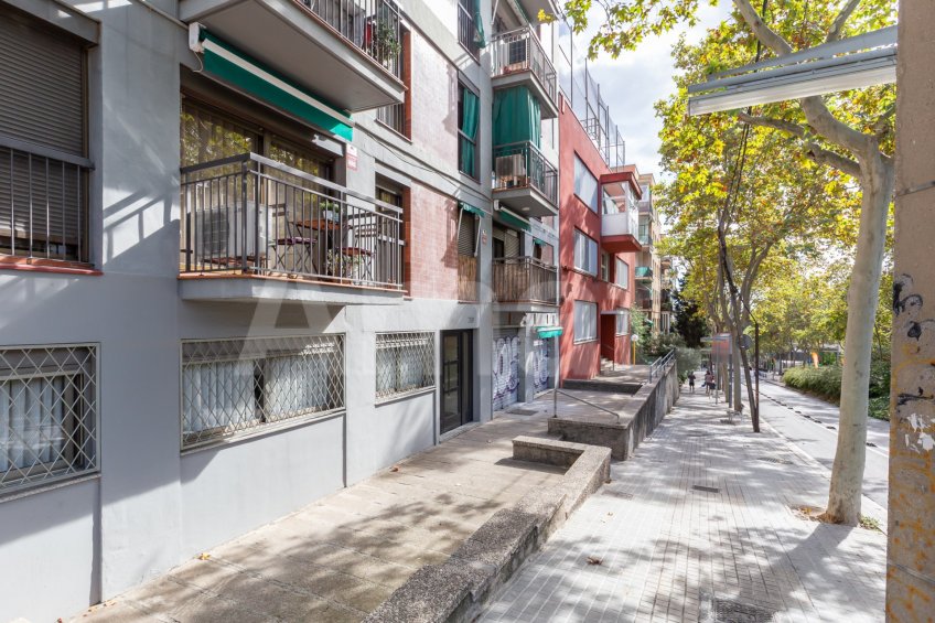 Pis assolellat amb balcó i vistes -26