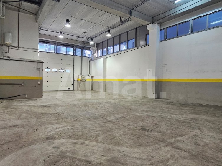 Nave industrial moderna de 500 m² en Badalona