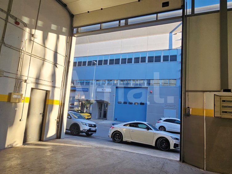 Nave industrial moderna de 500 m² en Badalona -3
