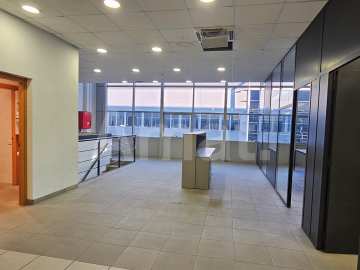 Nau industrial moderna de 512 m² a Badalona -18