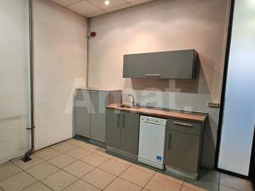 Nave industrial moderna de 500 m² en Badalona -9