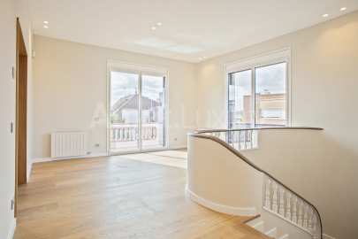 Classic-Style house fully renovated, in the center -10