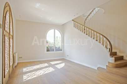 Classic-Style house fully renovated, in the center -3