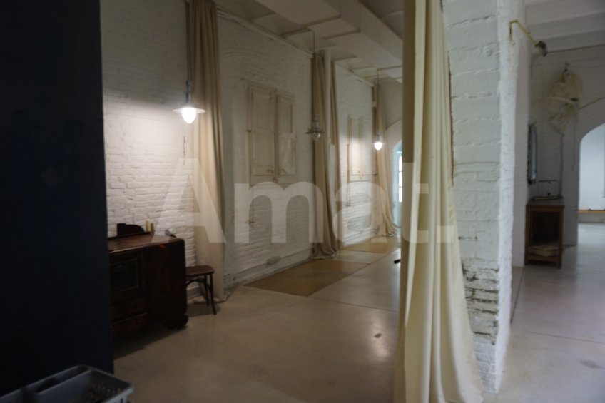 DIAPHANOUS AREA IDEAL FOR STUDY OR WORKSHOP -11