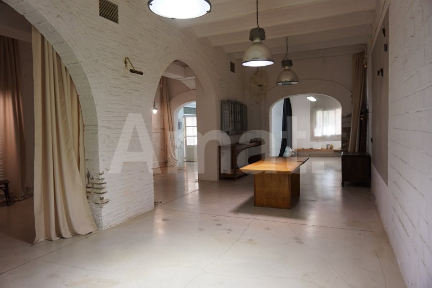 DIAPHANOUS AREA IDEAL FOR STUDY OR WORKSHOP -15