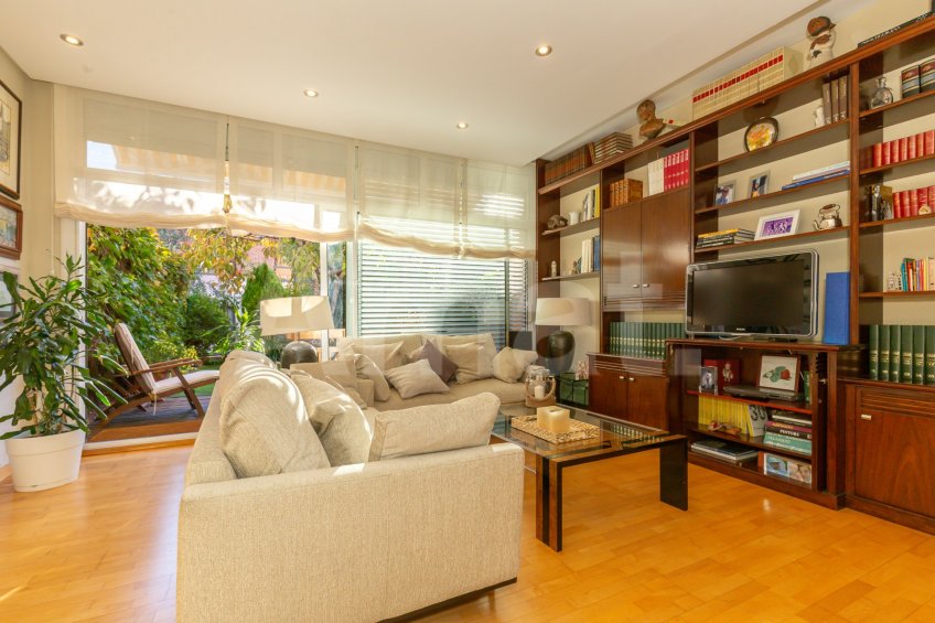 Impecable y acogedora casa adosada en el Parc Central -9