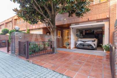 Impecable y acogedora casa adosada en el Parc Central -46