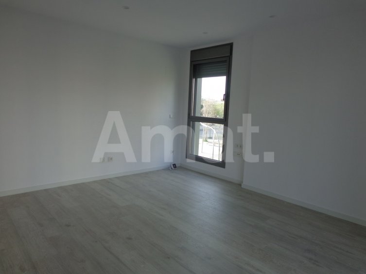 Flat with community pool for rent -12