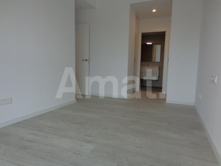 Flat with community pool for rent -15