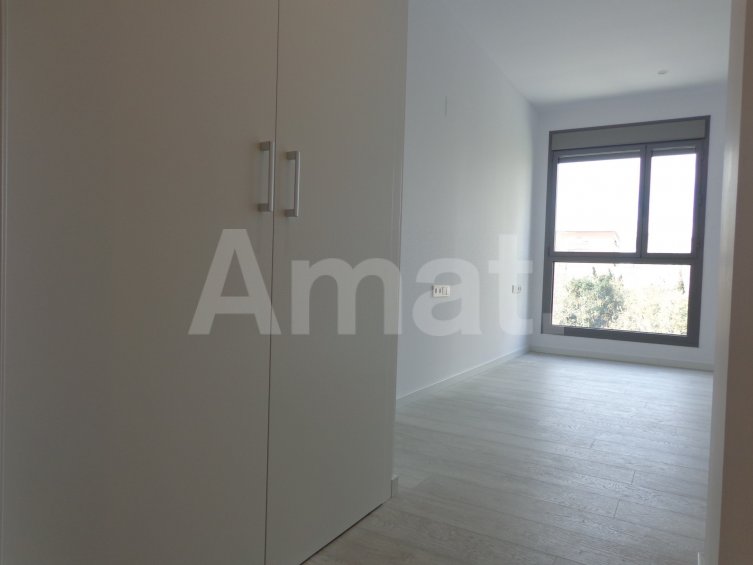 Flat with community pool for rent -16