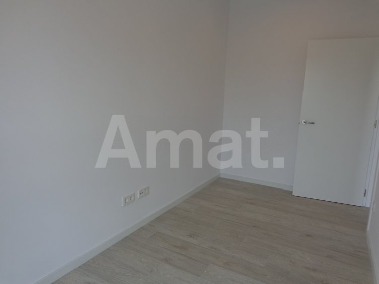 Flat with community pool for rent -18