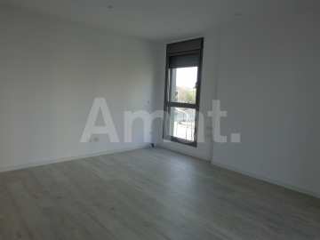 Flat with community pool for rent -12