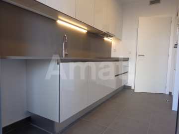 Flat with community pool for rent -25