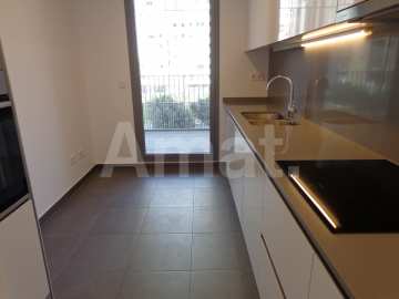 Flat with community pool for rent -32