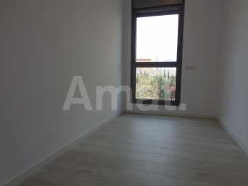 Flat with community pool for rent -5