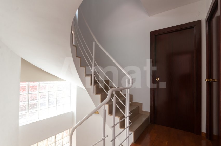 Casa adossada amb jardí a Sant Just Desvern -14