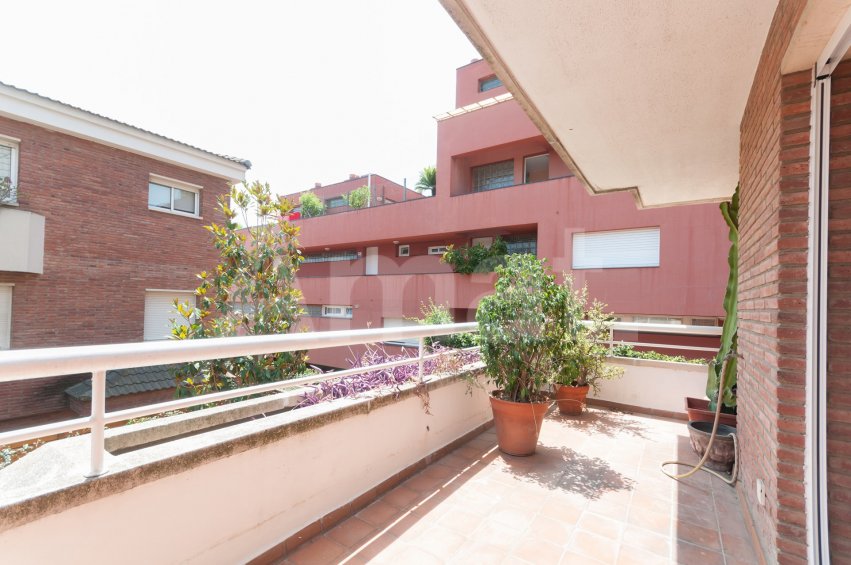 Casa adossada amb jardí a Sant Just Desvern -19