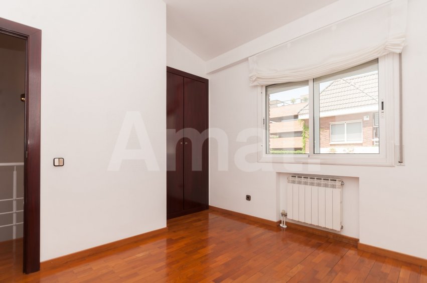 Casa adossada amb jardí a Sant Just Desvern -29