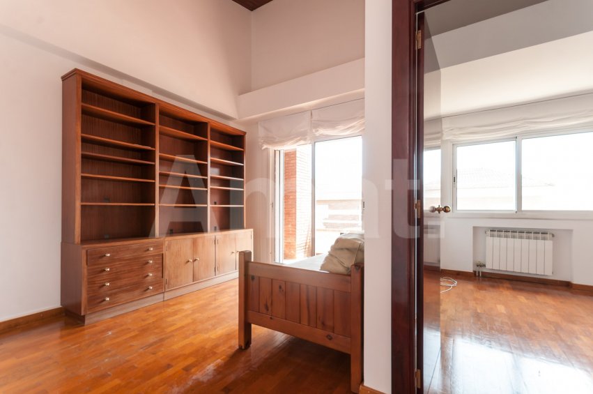 Casa adossada amb jardí a Sant Just Desvern -32