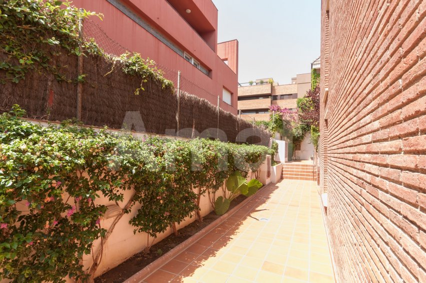 Casa adossada amb jardí a Sant Just Desvern -37