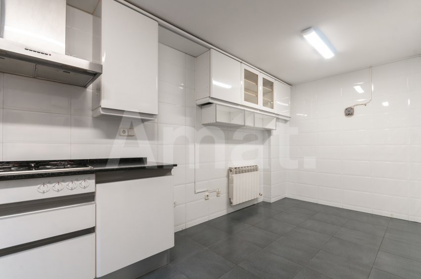 Casa adossada amb jardí a Sant Just Desvern -8