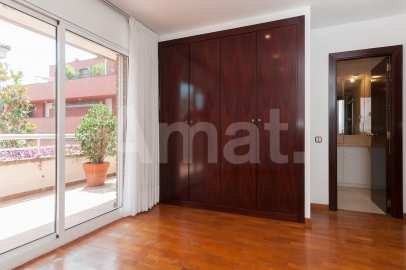 Casa adossada amb jardí a Sant Just Desvern -16