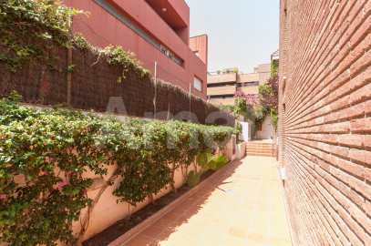 Casa adossada amb jardí a Sant Just Desvern -37