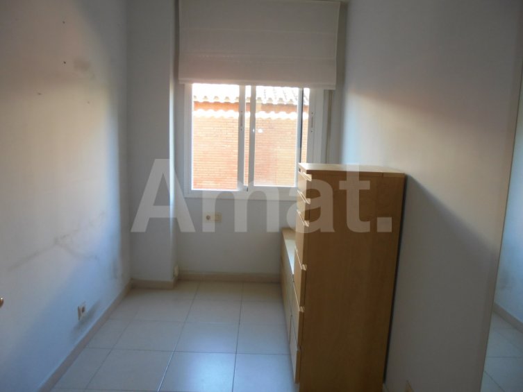 Magnífic pis amb terrassa i zona comunitaria mab piscina -11