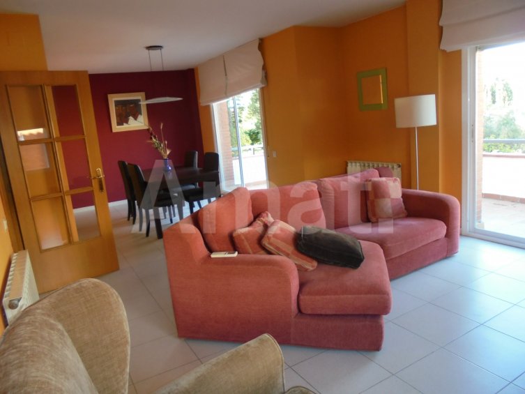 Magnífic pis amb terrassa i zona comunitaria mab piscina -6