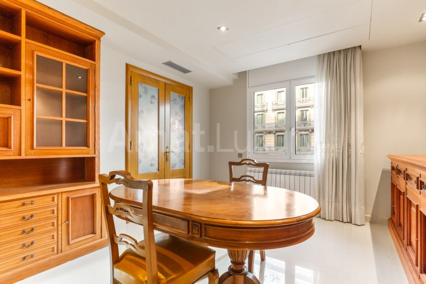 Pis elegant, funcional i amb una ubicació immillorable -11