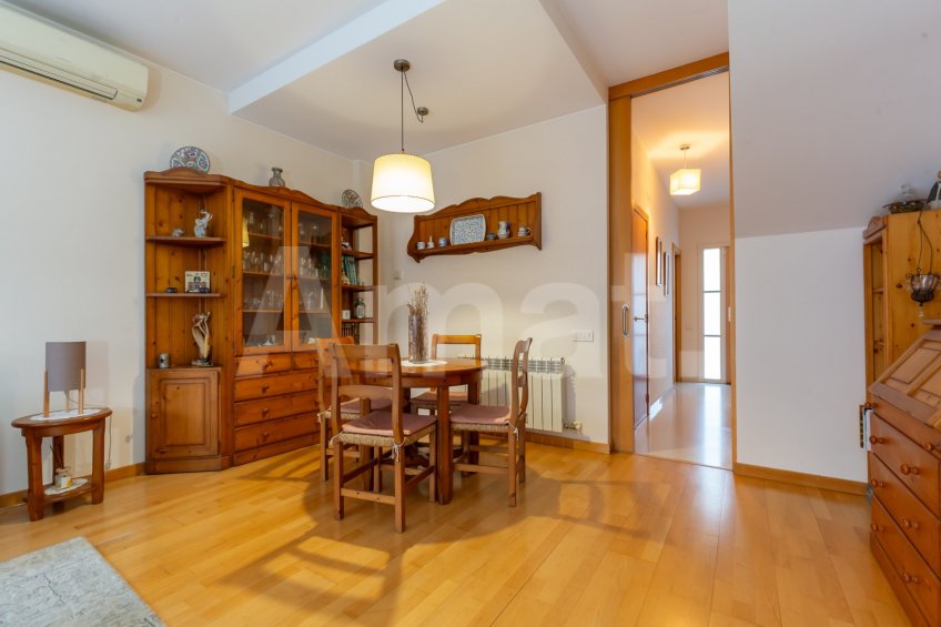 Xalet adossat en venda al centre -13