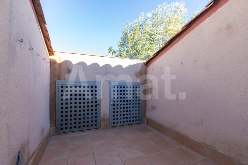 Xalet adossat en venda al centre -42
