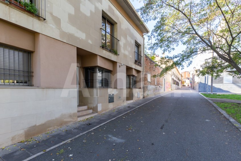 Xalet adossat en venda al centre -45