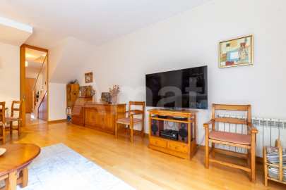 Xalet adossat en venda al centre -12