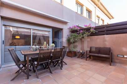 Xalet adossat en venda al centre -18