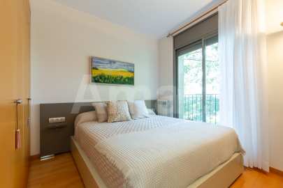 Xalet adossat en venda al centre -23