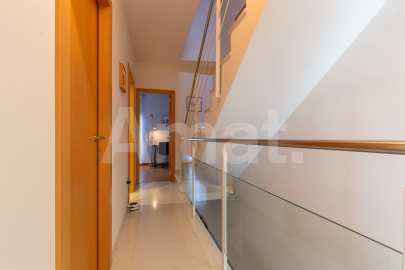 Xalet adossat en venda al centre -33