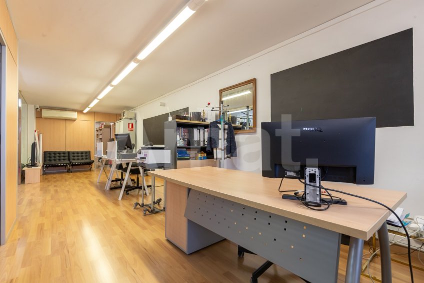 Local comercial a Esplugues de Llobregat -10