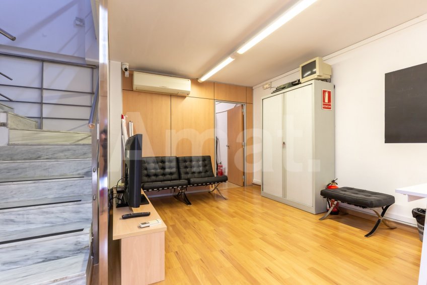 Local comercial a Esplugues de Llobregat -13