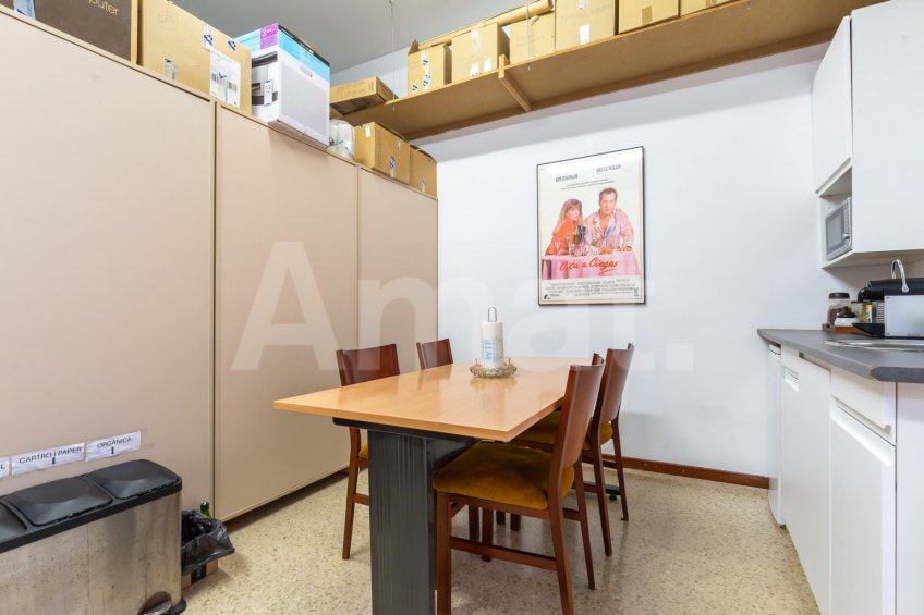 Local comercial a Esplugues de Llobregat -18