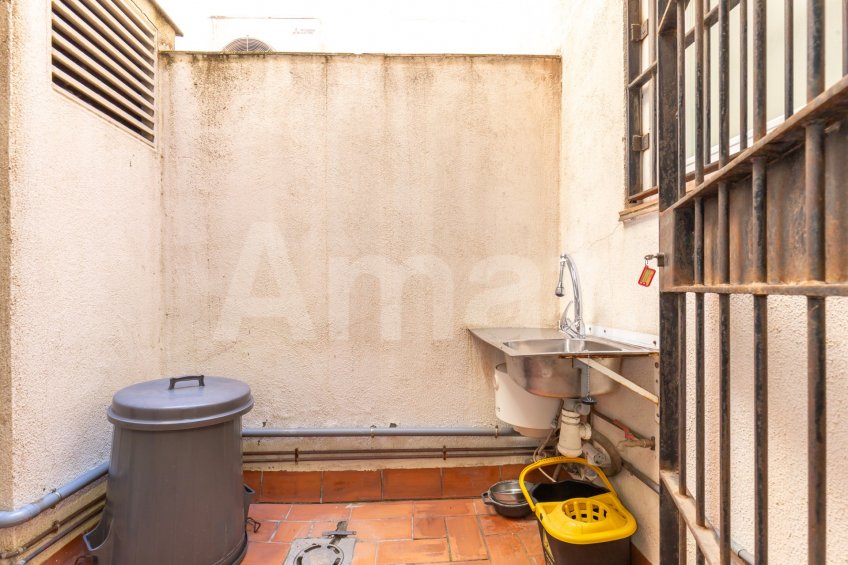 Local comercial a Esplugues de Llobregat -19