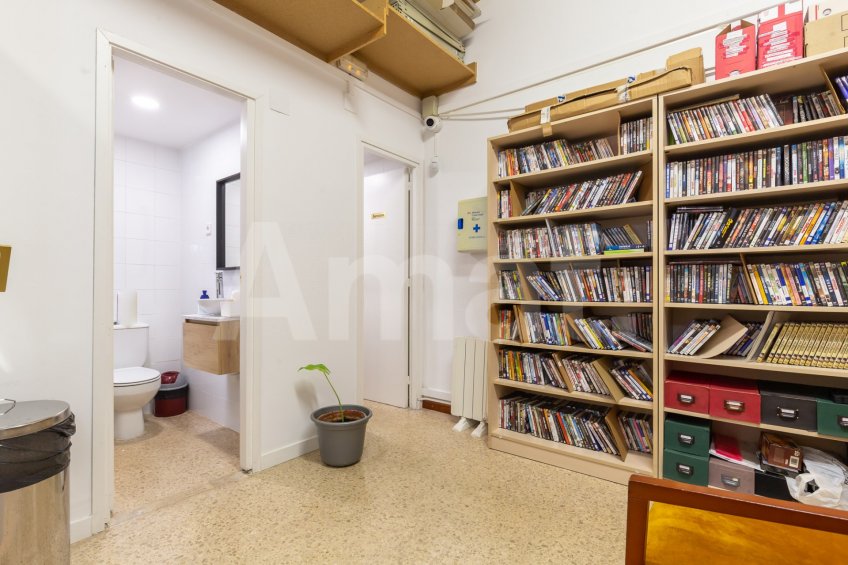 Local comercial a Esplugues de Llobregat -20