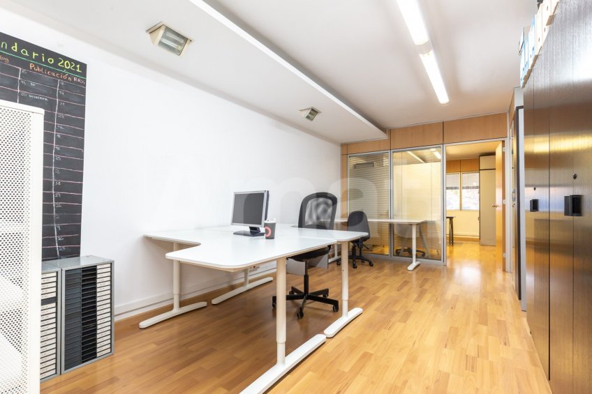 Local comercial a Esplugues de Llobregat -22