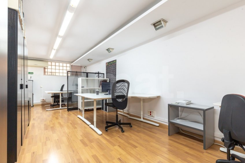 Local comercial a Esplugues de Llobregat -24