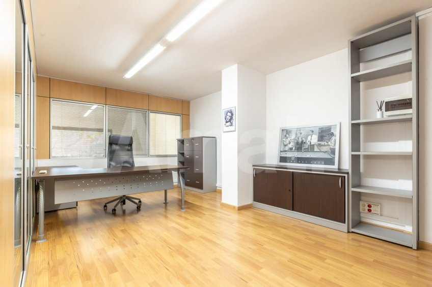 Local comercial a Esplugues de Llobregat -26