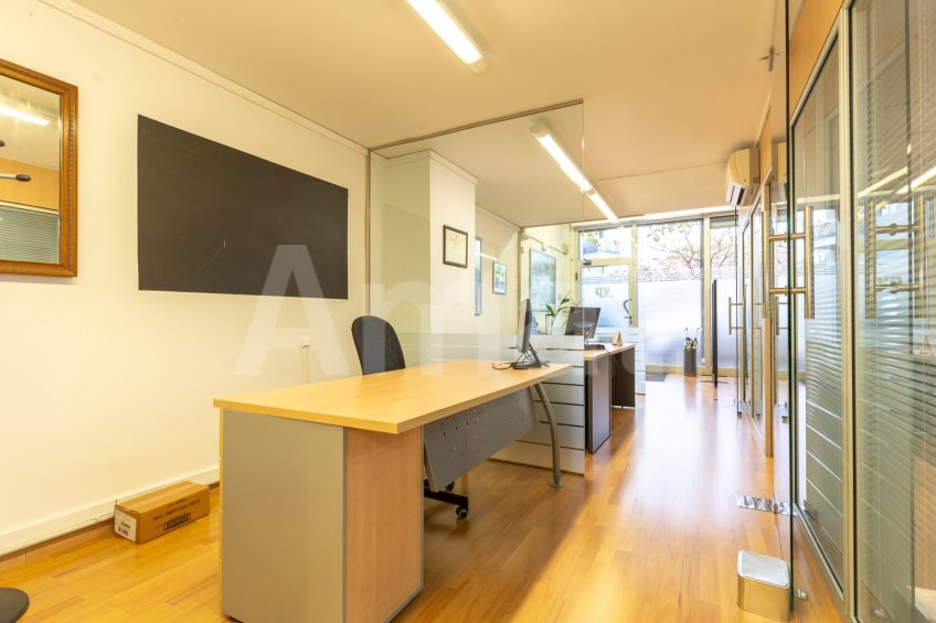 Local comercial a Esplugues de Llobregat -6